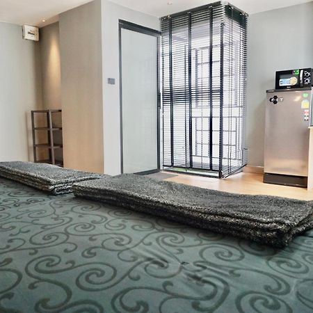 Silom Soi 3 Hash Apartment Hip And Funky With Rooftop View Bangkok Exteriör bild