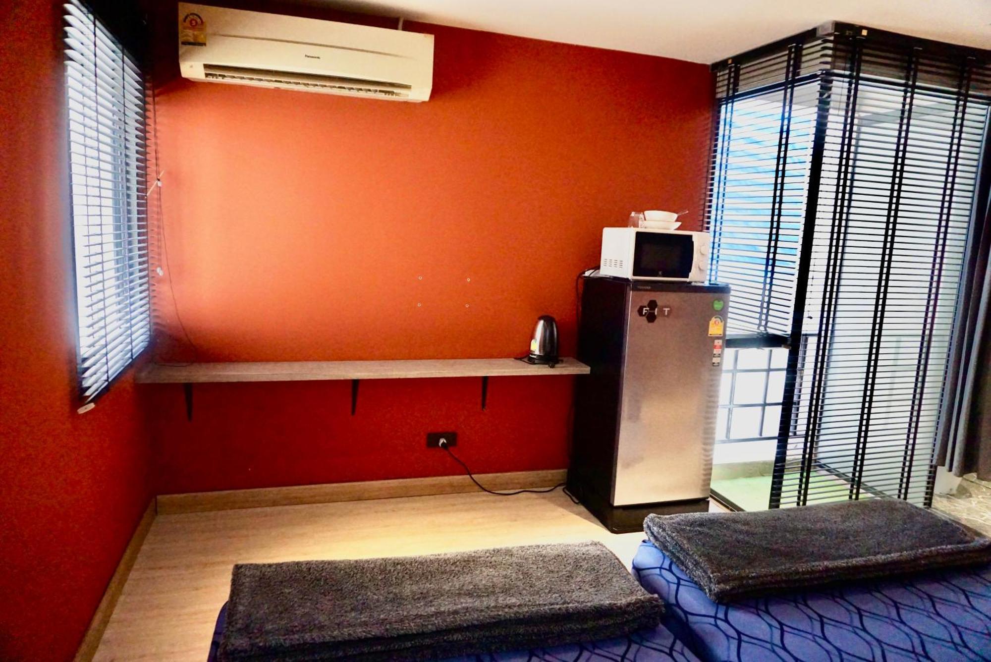 Silom Soi 3 Hash Apartment Hip And Funky With Rooftop View Bangkok Exteriör bild