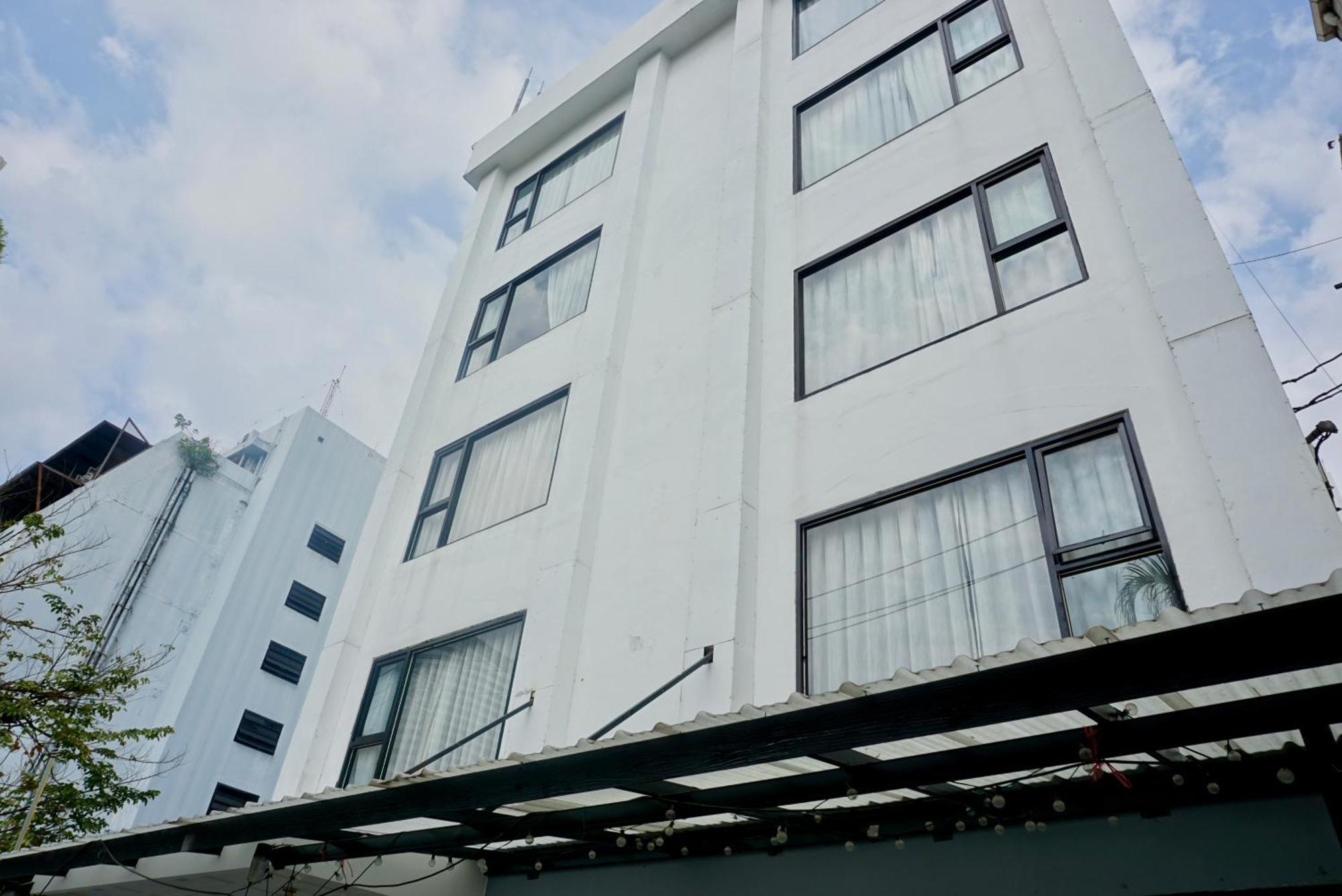 Silom Soi 3 Hash Apartment Hip And Funky With Rooftop View Bangkok Exteriör bild