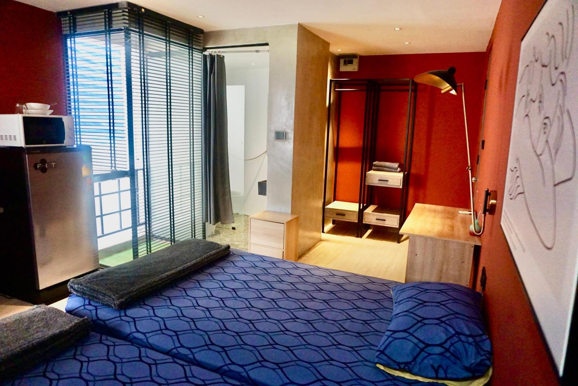 Silom Soi 3 Hash Apartment Hip And Funky With Rooftop View Bangkok Exteriör bild
