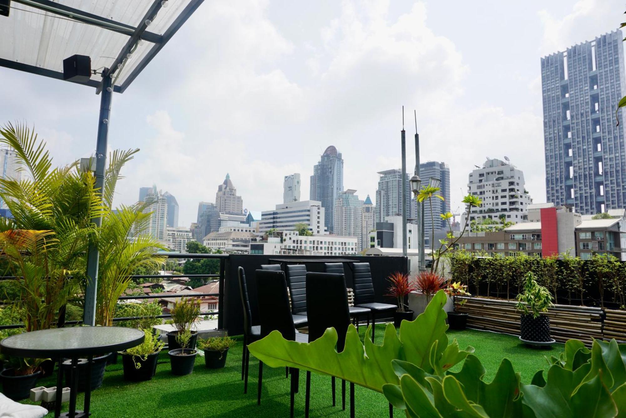 Silom Soi 3 Hash Apartment Hip And Funky With Rooftop View Bangkok Exteriör bild