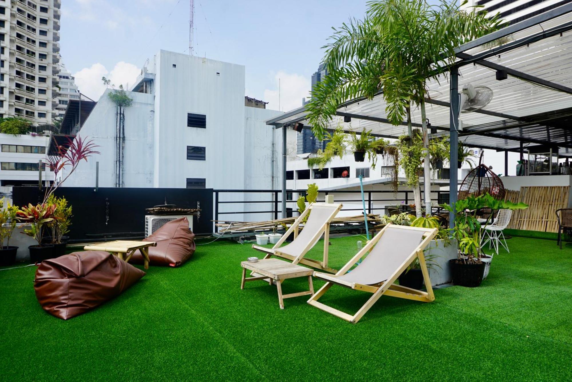 Silom Soi 3 Hash Apartment Hip And Funky With Rooftop View Bangkok Exteriör bild