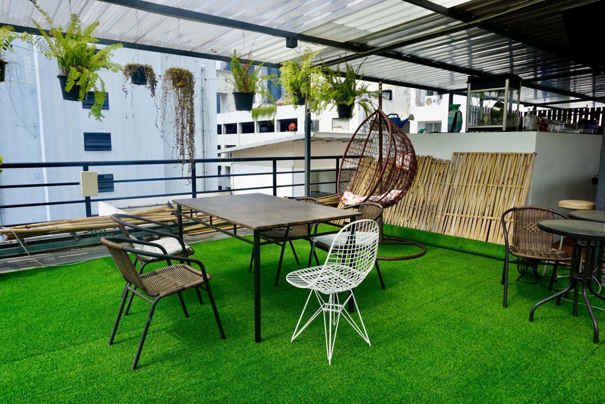 Silom Soi 3 Hash Apartment Hip And Funky With Rooftop View Bangkok Exteriör bild